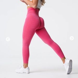 Hot pink seamless NVGTN leggings Smalll